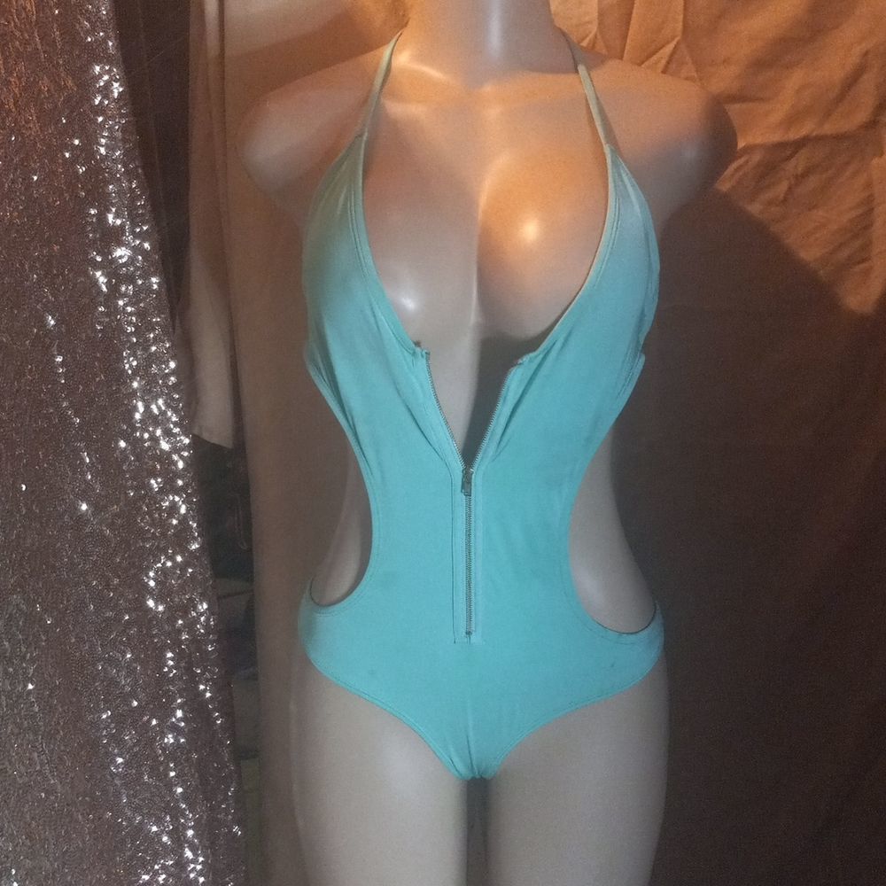 Bathing suit - Picture 6 of 6